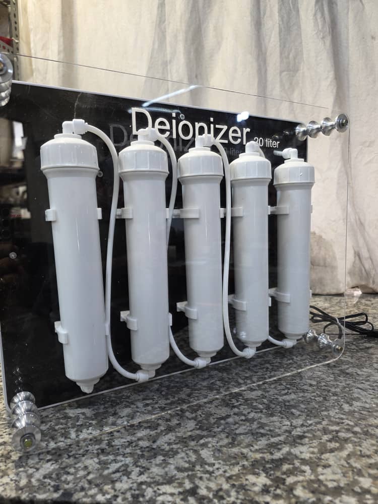 دستگاه دیونایزر آزمایشگاهی | خرید و قیمت دستگاه آب دیونیزه (Deionizer)